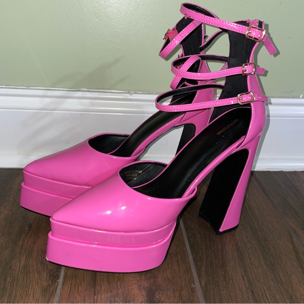 PRETTY LITTLE THING Pink Faux Faux Pointed Toe Double Sole Platform Chun… - Picture 5 of 9